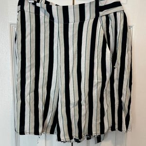 Wilfred from Aritizia size M shorts